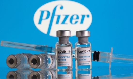 Frascos de vacina contra covid-19 da Pfizer