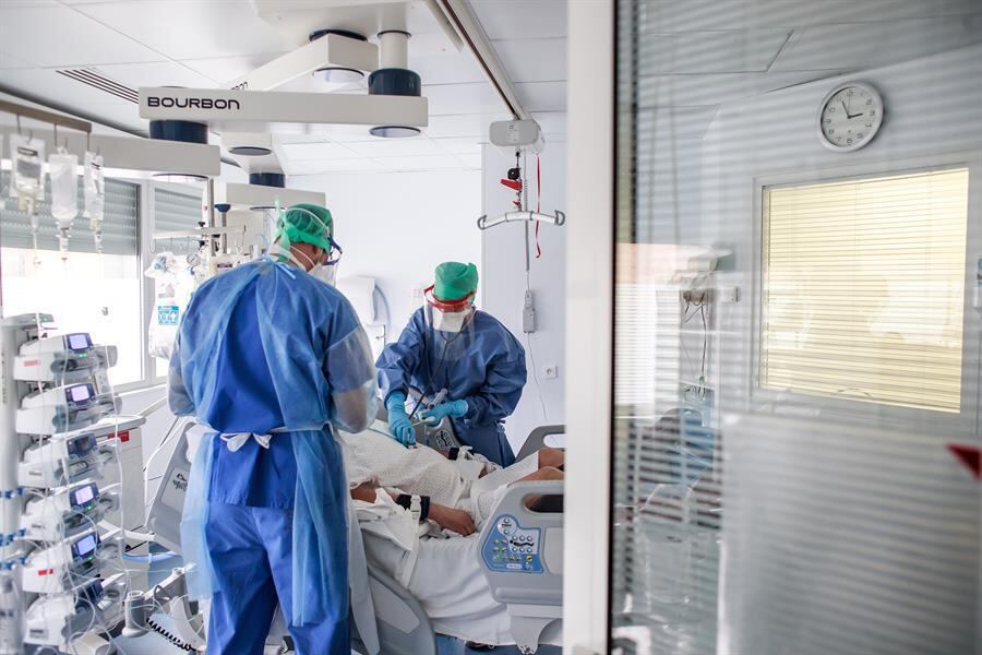 Número de mortos na França passa de 4 mil
