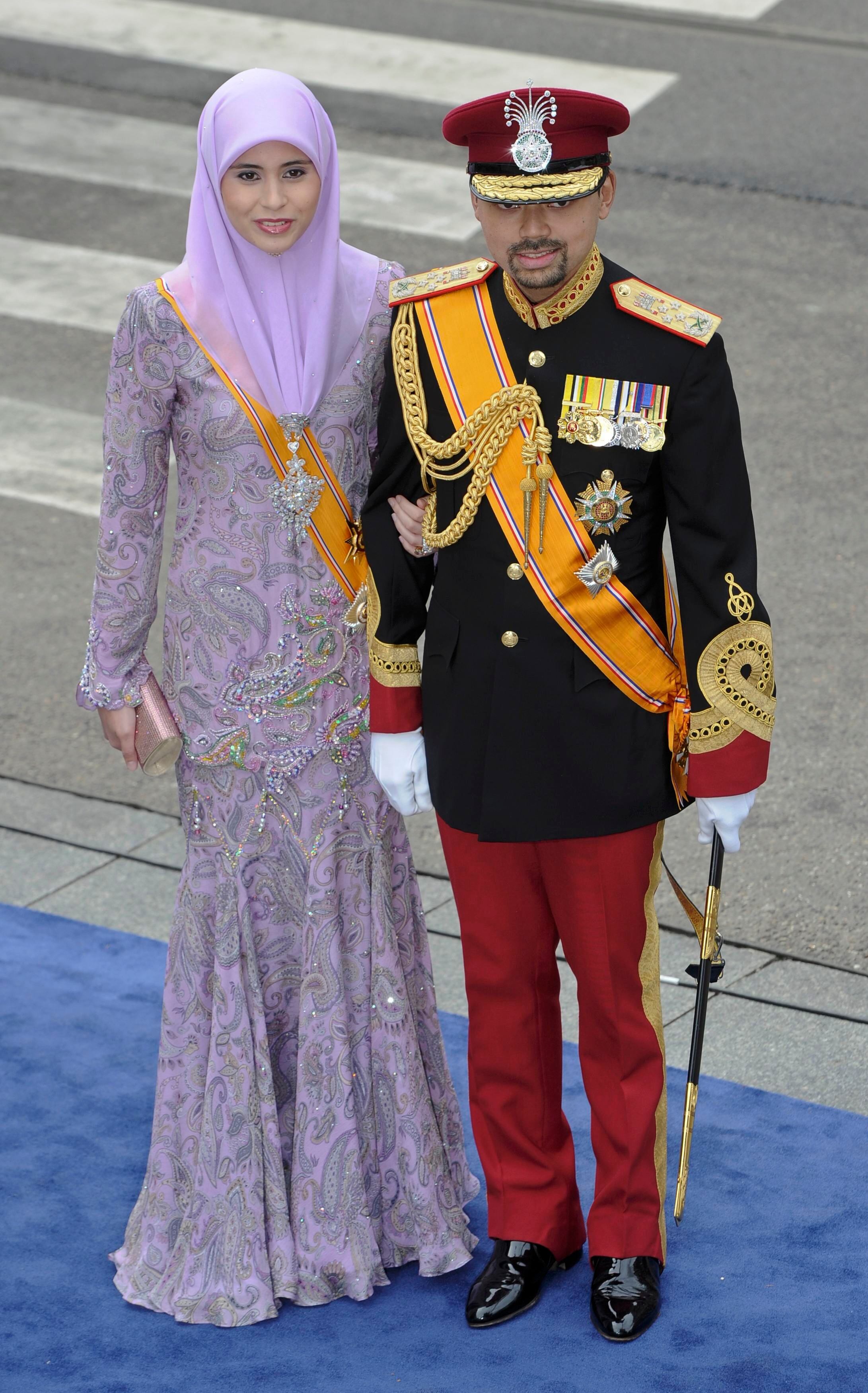 Líderes de diversos países também estiveram presentes na cerimônia, como o príncipe herdeiro Billah e a princesa Sarah, do Brunei