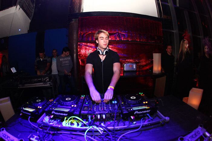 Apesar da chance de frequentar excelentes colégios, Olin já declarou que nunca foi muito de estudar, tanto que tirava vários zeros e chegou a repetir a quarta série