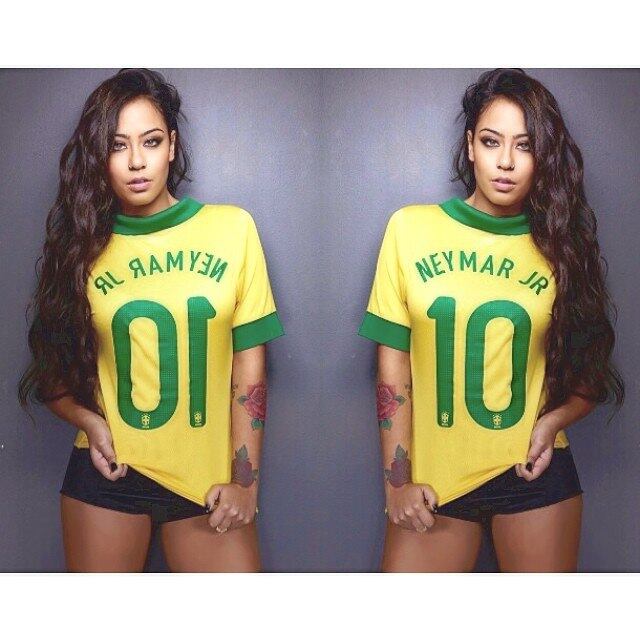 No entanto, atualmente, é a família de Neymar o grande sucesso na mídia 