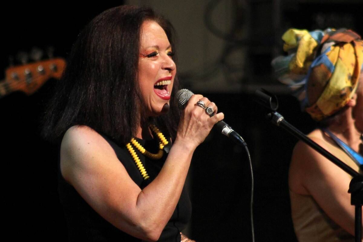 Tetê Espíndola cantou o álbum de 1978 chamado "Tetê e o Lírio Selvagem"