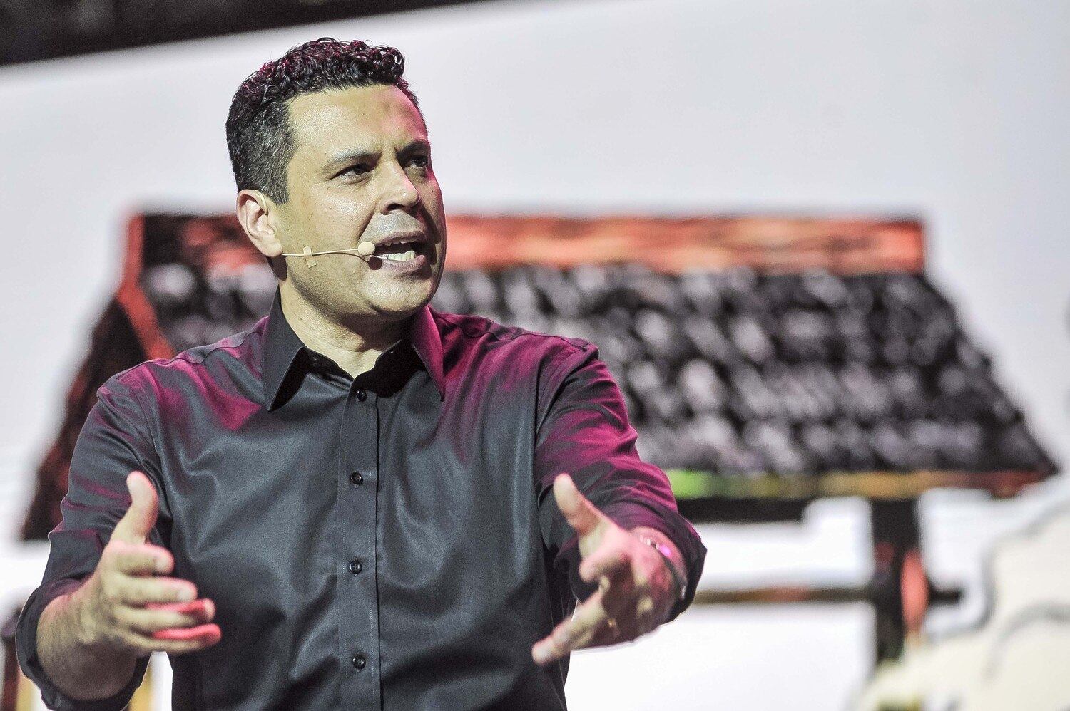 “Significa ouvir para entender o que pode te guiar para o sucesso ou fracasso amoroso", explicou Renato Cardoso