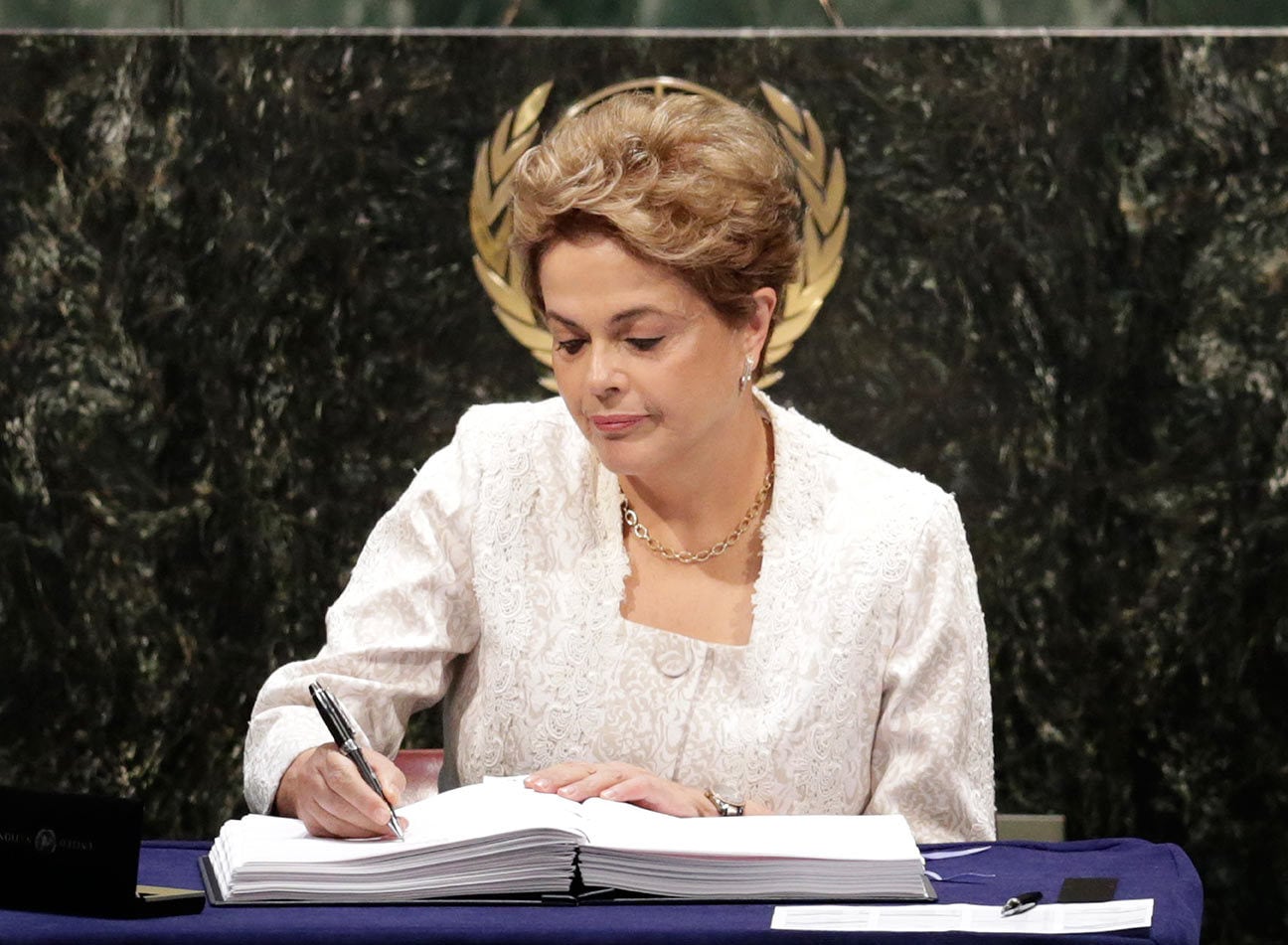 Dilma foi a Nova York para assinar o Tratado de Paris