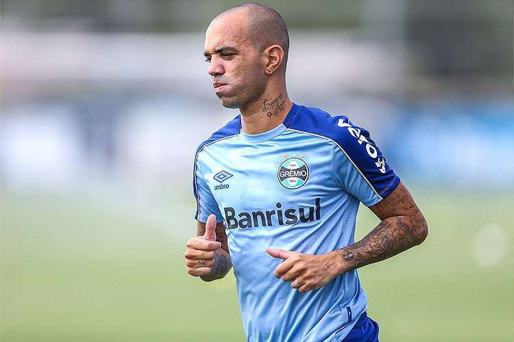 Tardelli: descontente na reserva e quando joga, não rende. É preciso decidir