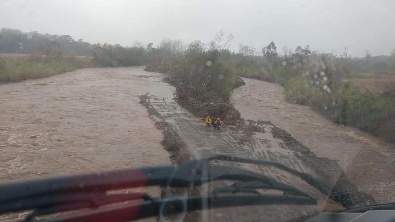 Forte temporal inundou regiões com a cheia do rio em Timbé do Sul