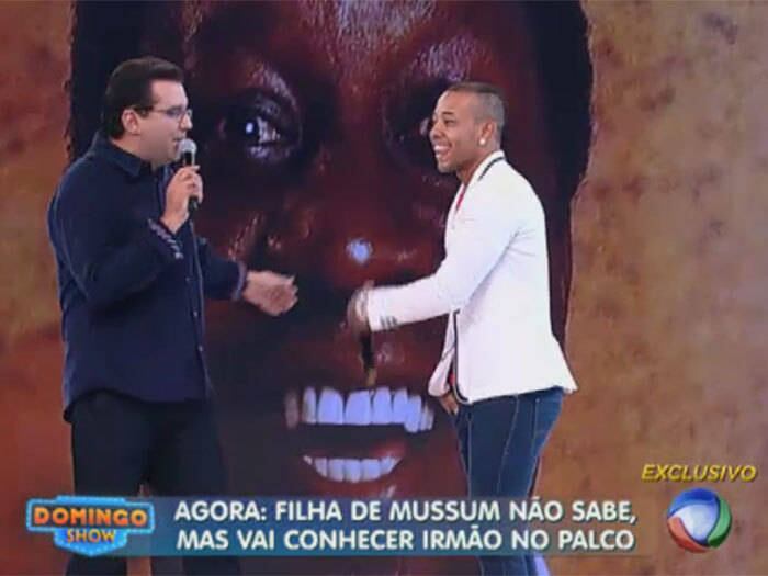 

Após a morte do humorista, o Brasil pouco ouviu falar da
família de Mussum que viveu uma fase de afastamento



+ Aproveite e confira as matérias do programa Domingo Show

+ Já curtiu a página do Domingo Show no Facebook? É só clicar!

+ Siga o Domingo Show no Twitter e receba todas as notícias do programa