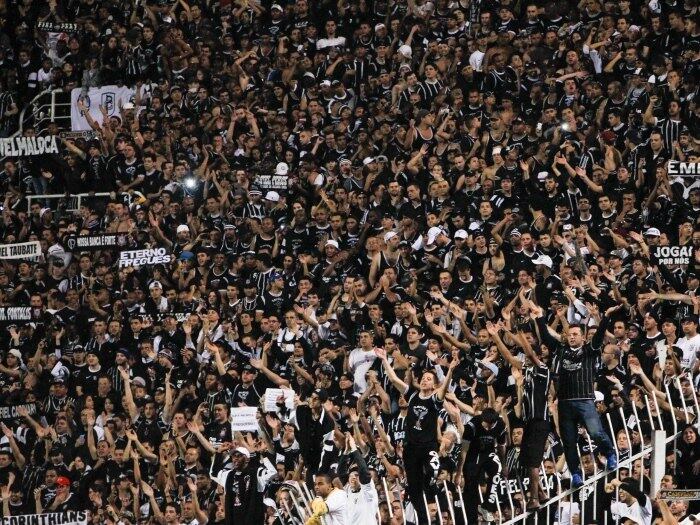 Até aqui, o maior público do Corinthians como mandante no Campeonato
Brasileiro é o registrado no duelo contra o Flamengo, ainda no primeiro
turno. Comemorando o aniversário do time, a torcida levou 36.543 pessoas
ao Pacaembu