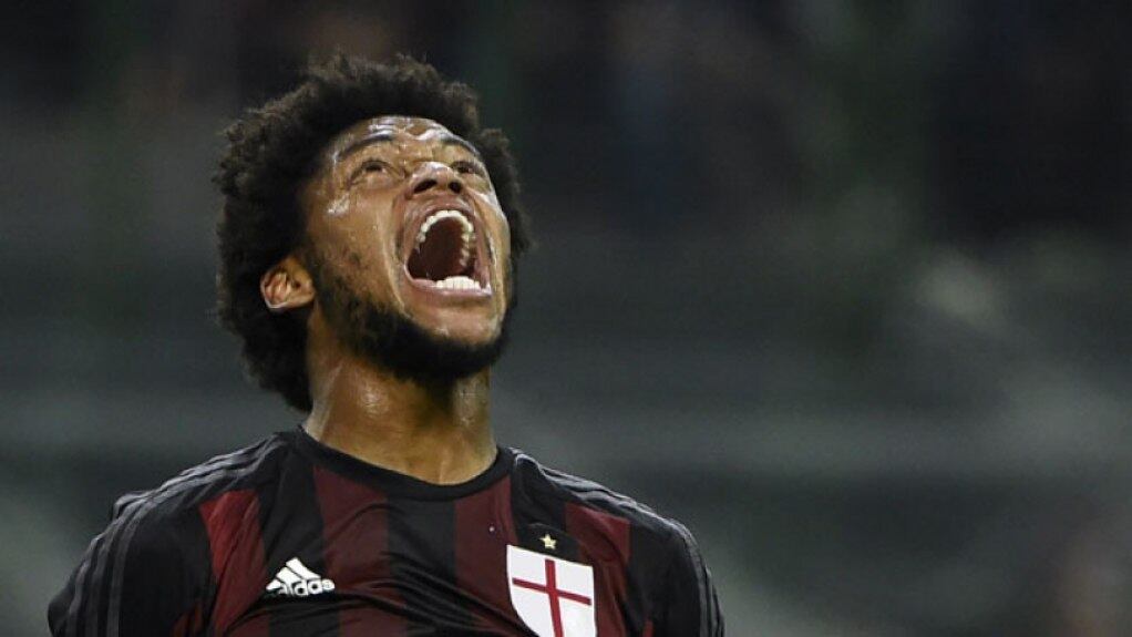 Após anos defendendo o Shakthar Donetsk (UCR), o atacante Luiz Adriano ganhava sua primeira chance em um grande clube europeu. Sua chegada ao Milan foi cercada de expectativa, já que Luiz Adriano vinha de atuações marcantes na Liga dos Campeões. Mas a realidade não foi tão boa quanto se esperava, e o jogador não conseguiu vinga com a camisa do clube italiano. Entre 2015 e 2016, disputou 36 jogos e marcou apenas 6 gols. Conquistou a Supercopa da Itália (2016). Atualmente joga pelo Spartak Moscou (RUS) (Foto: Olivier Morin / AFP)