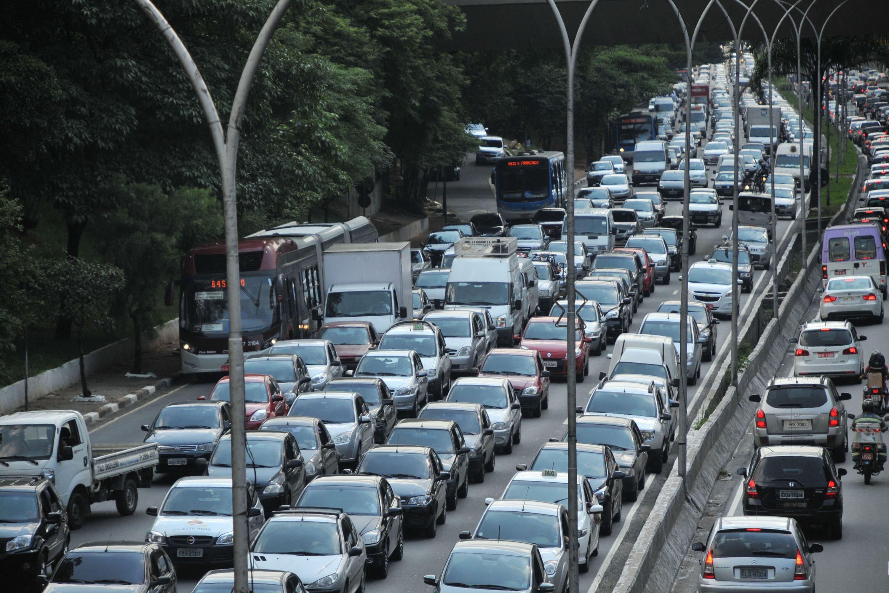 O programa permite o parcelamento das multas de até 31 de outubro de 2016