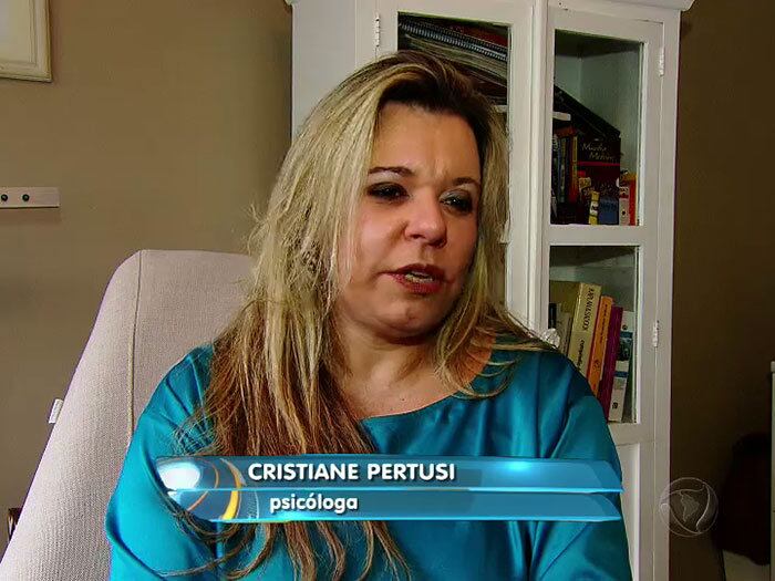 Mas, não é só quantidade! A qualidade também é importante. Beijar qualquer um não quer dizer que você vai ser
feliz.

— Eu acho
que na nossa cultura, os casais hoje pela vida corrida, pela falta de atenção
aos seus relacionamentos, ao seu próprio comportamento, estão se
beijando menos. A falta de beijo é um indicador de que esse
relacionamento pode não estar indo nada bem!

> Veja toda a programação da Record no R7 Play