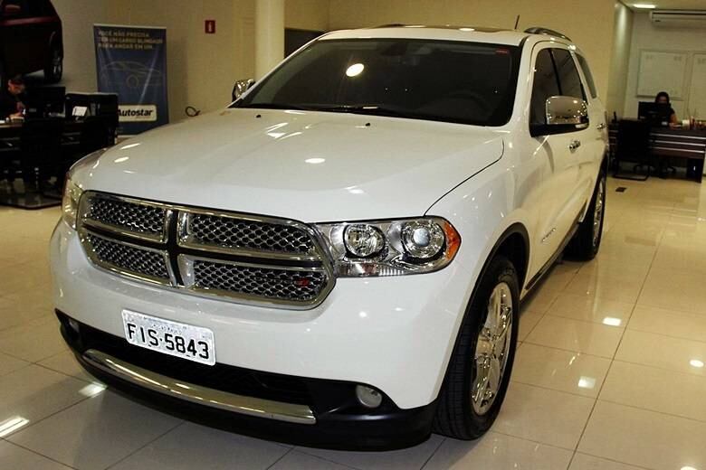 Com sete lugares e muito espaço interno, o Dodge Durango tem tudo para agradar o astro da música sertaneja, especialmente pelo conteúdo. A mecânica robusta traz o eficiente motor 3.6 V6 Pentastar de 286 cv acoplado a um câmbio automático de cinco marchas e tração permanente nas quatro rodas (4X4)

Saiba tudo sobre carros! Acesse R7.com/carros
E confira os melhores preços de novos e usados em r7.icarros.com.br
