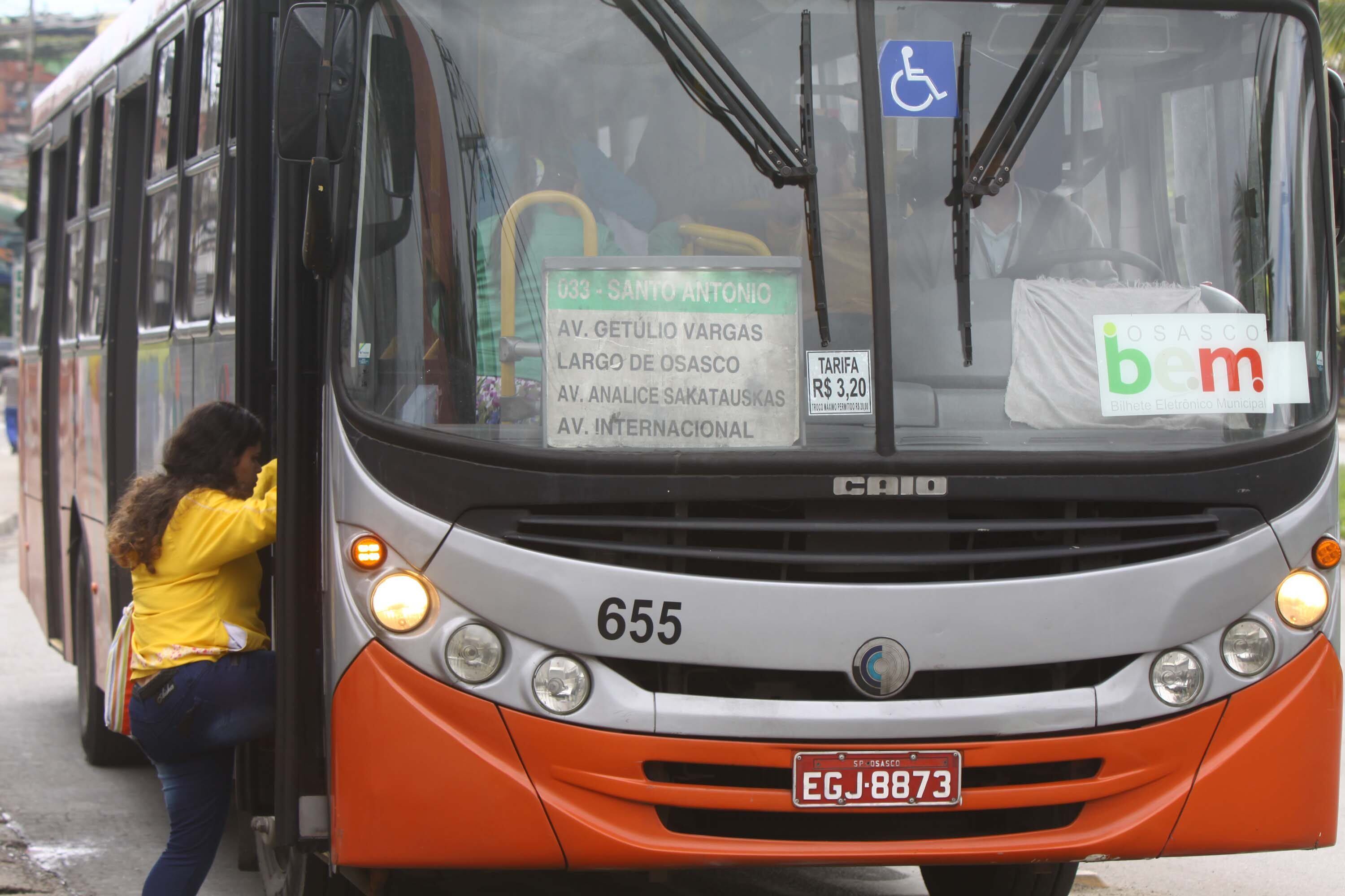 Ônibus de Osasco já circulam com tarifa reduzida nesta segunda