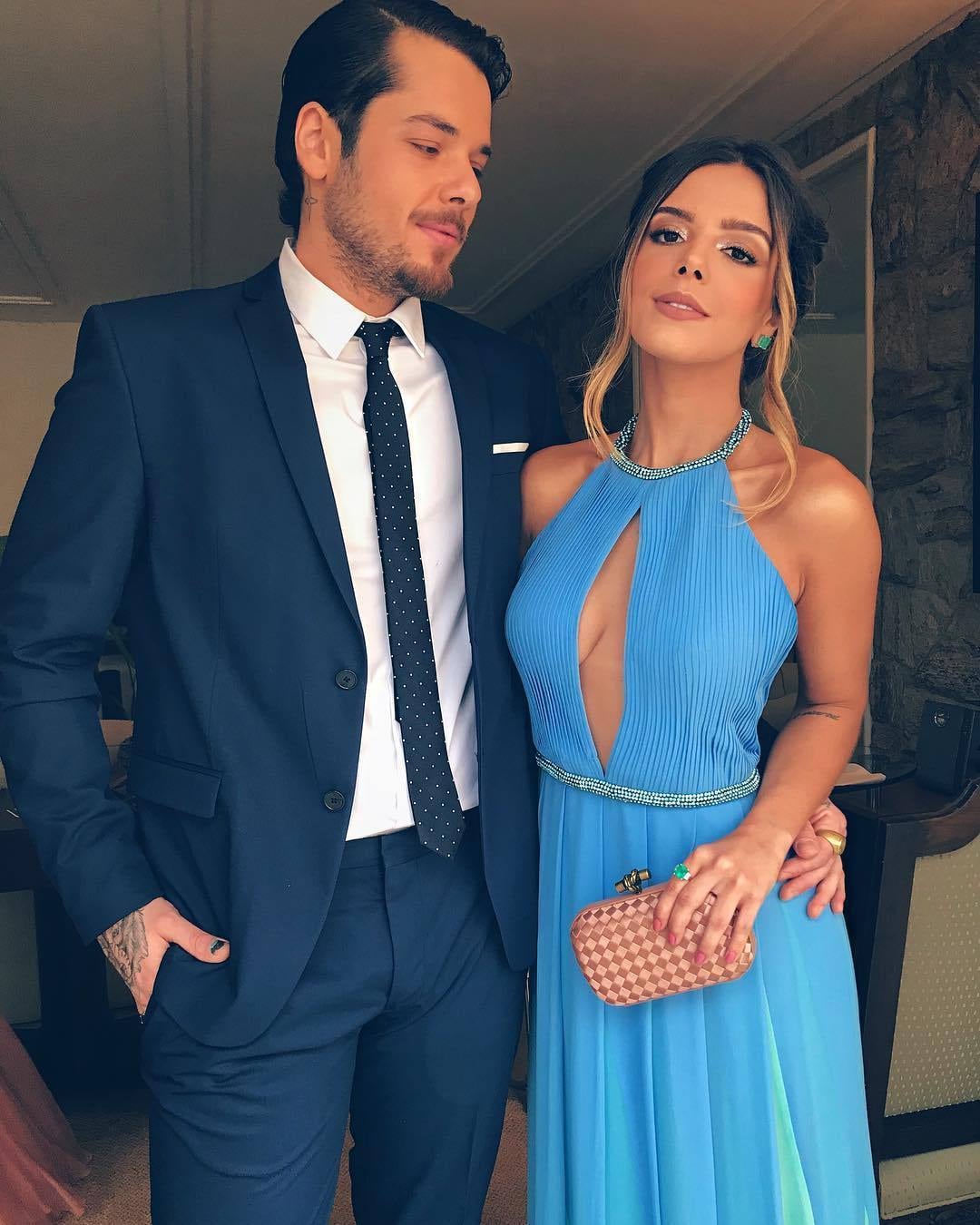 Giovanna Lancellotti abusou do decote e foi acompanhada do namorado, Gian Luca Ewbank