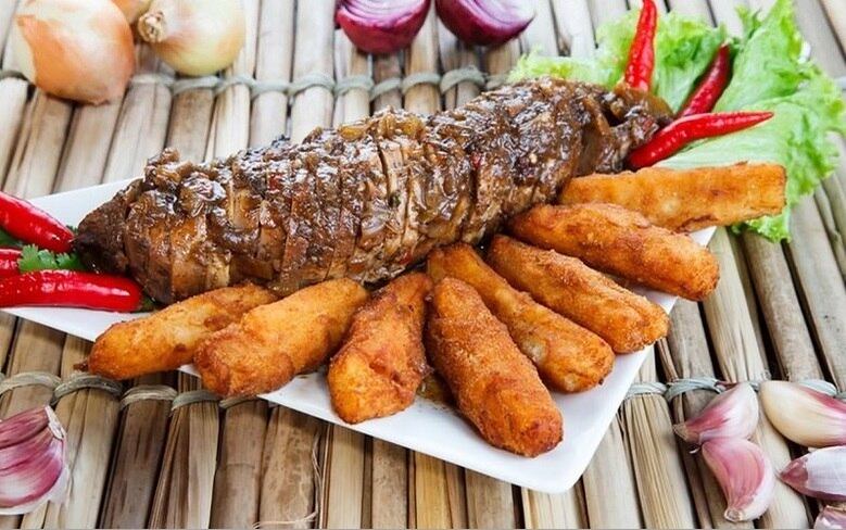 Sapão Taioba
Prato - Fruta no Lombo: filezinho de porco ao molho especial c/ palitos de abacaxi e provolone.
Endreço: rua Conselheiro Galvão, 71 - Jaraguá