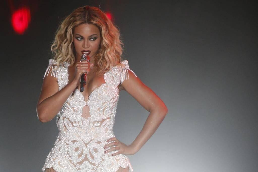 Setembro
Este foi, com certeza, o mês para quem é fã de música. Setembro foi recheado de shows para todos os gostos. Com o Rock in Rio, grandes artistas internacionais vieram ao país. Beyoncé foi um dos destaques. Ela se apresentou no festival, em São Paulo para um Morumbi quase lotado e ainda em Brasília, Belo Horizonte e Fortaleza. A diva trouxe uma turnê superproduzida, com grandes telões, várias trocas de roupa e muitos efeitos especiais