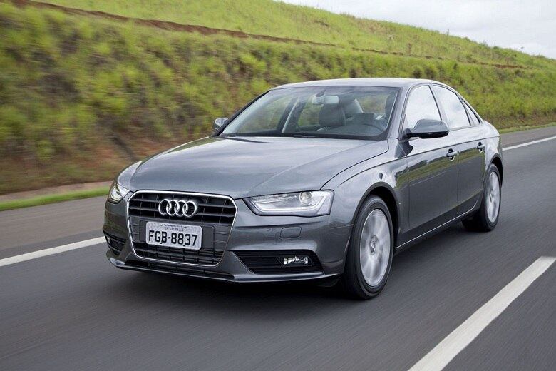 Os sedãs executivos são ideias para quem busca luxo, mas com os pés bem fincados no chão. Quem está atrás de um carro assim, tem três opções: o BMW 320i, o Mercedes-Benz Classe C200 Avantgarde e o Audi A4 Attraction, que são as versões de entrada de cada linha. LEIA MAIS

Saiba tudo sobre carros! Acesse www.r7.com/carros
