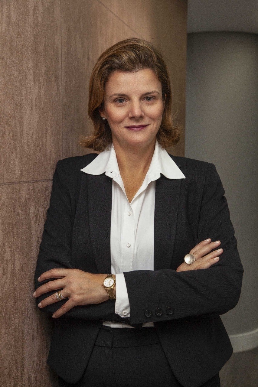 Luciana Atheninese: verificação de normas sanitárias entes de viajar