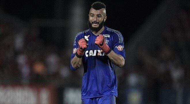 Alex Muralha ficará no Japão até junho de 2019