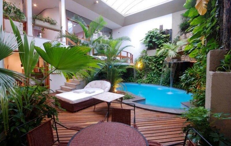 Também na Grande São Paulo, o Motel Le Moulin tem a suíte Le Moulin por R$ 513
