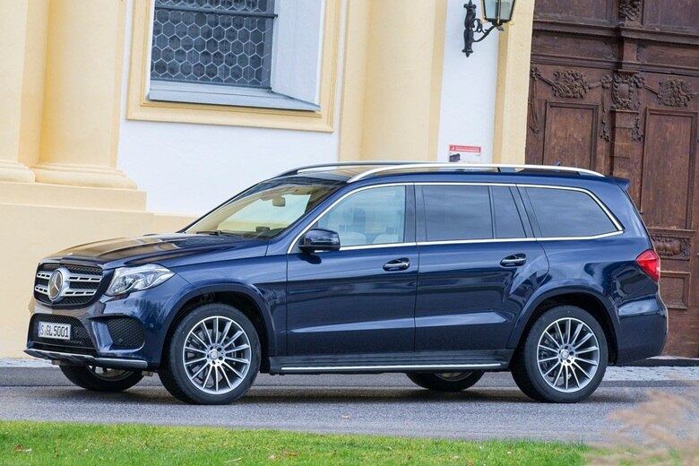 Na estética, o SUV está com aparência mais musculosa,
embora seu design não abra mão de certo conservadorismo tradicional Mercedes-Benz 
