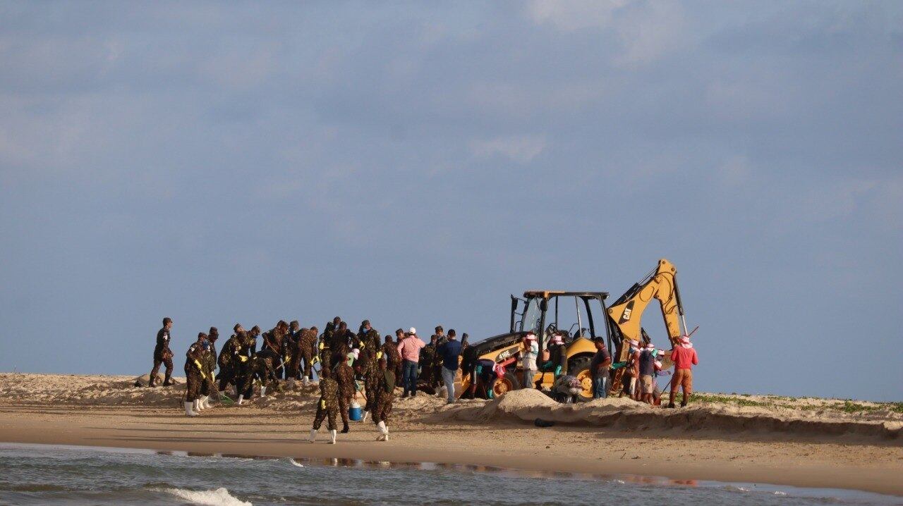No meio da tarde, equipes de Barreiros ganharam reforço de militares