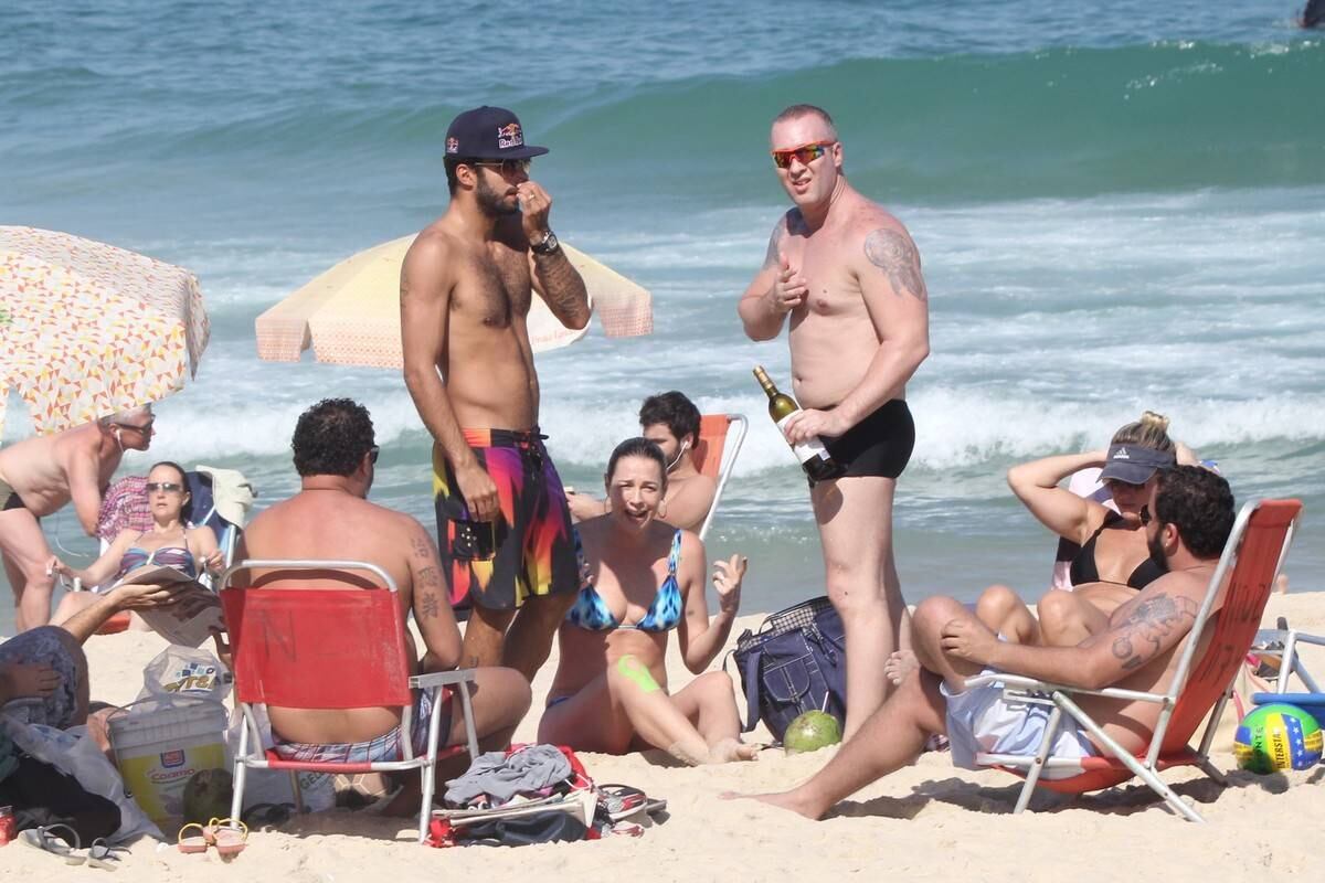 Luana Piovani fica brava com a presença do Pânico na praia