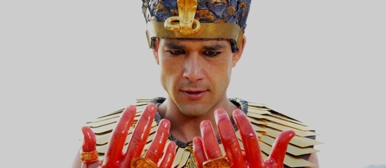 Personagem Ramsés, vivido por Sergio Marone na novela Os Dez Mandamentos, da Rede Record, apresenta traços de teimosia em sua personalidade, e sofre consequências duras por causa dela
