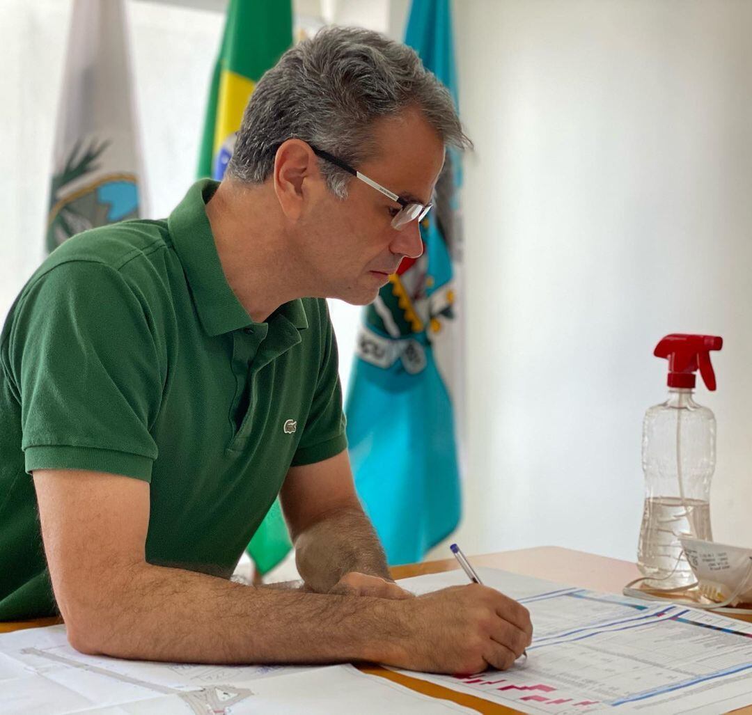 Rogério Lisboa foi reeleito prefeito em Nova Iguaçu