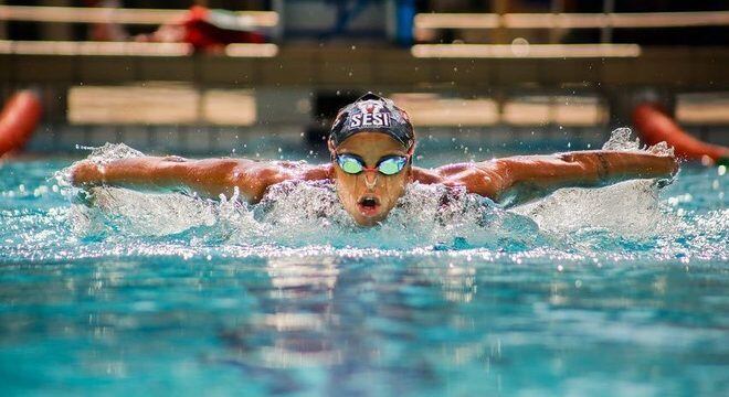 Etiene começou a nadar na infância por causa da asma e virou atleta