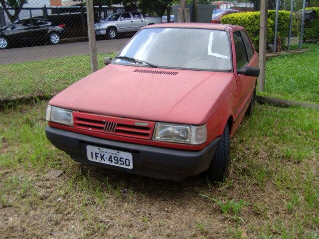 O Fia Prêmio 1.5 é a gasolina e fabricado em 1991