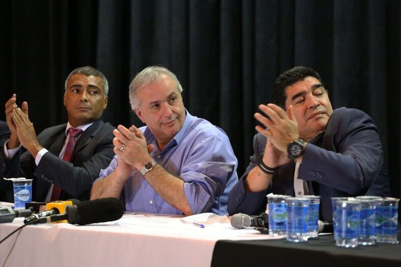 O tetracampeão em 1994 proferiu tais palavras após ter acesso a documentos trazidos por advogados uruguaios que também fizeram aprte do encontro. Eles revelam que a Conmebol estaria deixando de repassar verbas para os clubes filiados e assim estaria se tornando cada vez mais rica