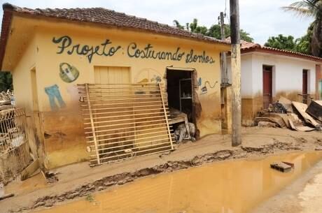 Após chuvas, cenário observado na cidade é de destruição