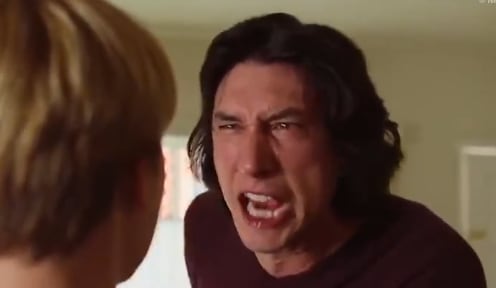 Cena de briga do filme "História de um Casamento", estrelado por Scarlett Johansson e Adam Driver