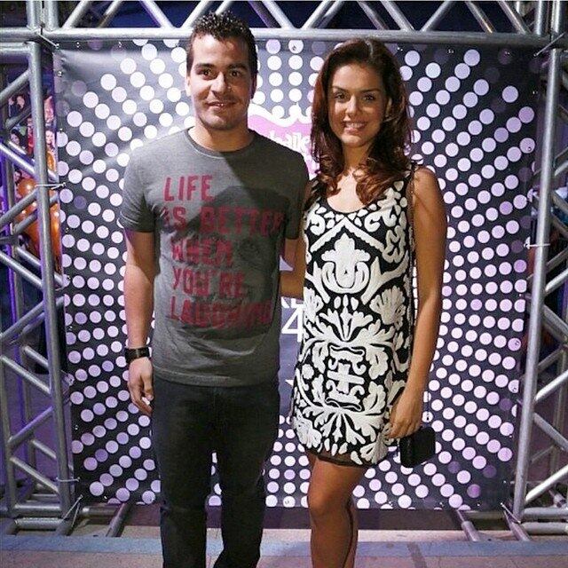 Thiago também conta que, por ora, não pretende oficializar a união.

—Estamos vivendo um dia de cada vez. Temos uma relação muito honesta e
leal. Estar junto é um sonho constante em nossas vidas, mas ainda somos
muito novos para casar.