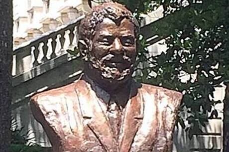Lula é homenageado em exposição sobre os grandes homens das Américas e ganha busto ao lado da Casa Branca, nos EUA
