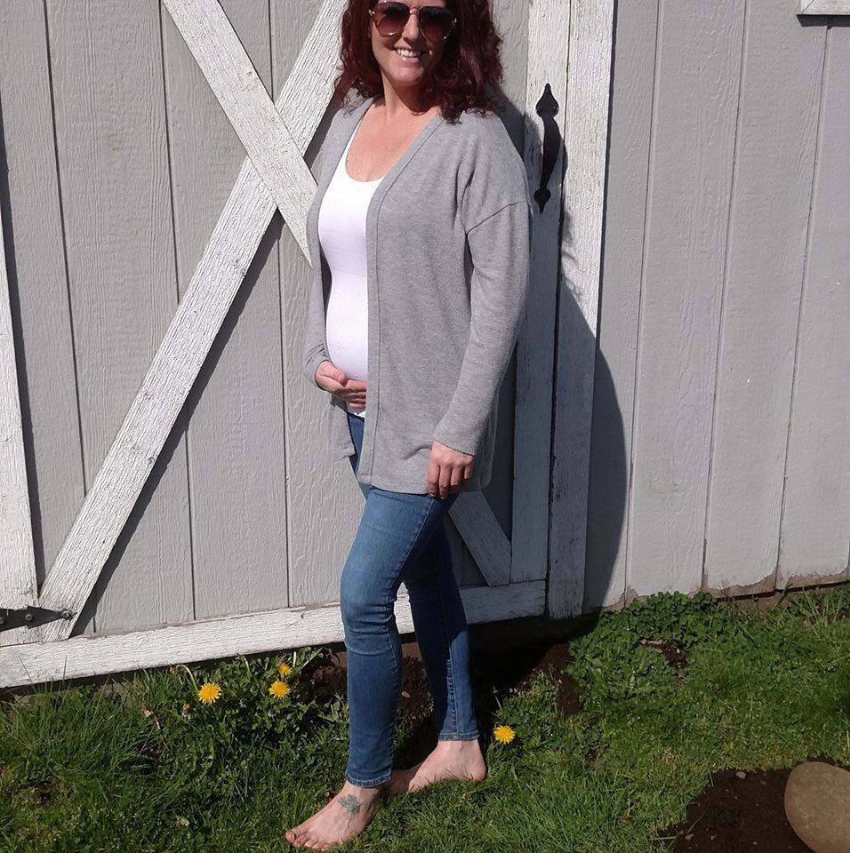 Uma americana nascida com duas vaginas já tinha sido desacreditada pelos médicos quando descobriu estar grávida, cinco meses atrás. Krista Schwab, 32, sofre de uma rara condição chamada útero didelfo, que faz com que os órgãos de seu sistema reprodutivo sejam duplicados. Ela foi diagnosticada com apenas 12 anos