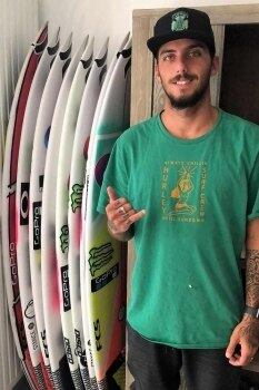 Filipe Toledo evita “contas” para o título e avisa: “leva vantagem aquele que chegar na frente”.