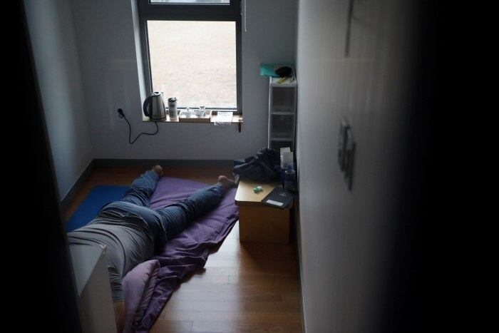 Os sul-coreanos trabalharam uma média de 2.024 horas em 2017, ficando atrás apenas dos mexicanos e costarriquenhos, segundo uma pesquisa feita em 36 países pela OCDE (Organização para a Cooperação e Desenvolvimento Econômico)