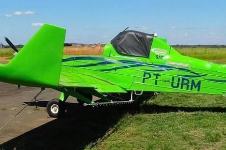 Avião antes da queda