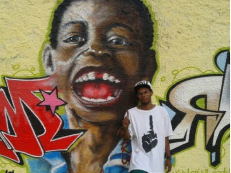 O grafiteiro afirmou que a arte das ruas modificou drasticamente sua vida. 

— O grafite é minha vida, tudo o que eu tenho, tudo que conquistei, eu consegui por causa do grafite, é o sustento minha família, é através do grafite que eu faço mobilizações sociais. Não consigo ver diferença entre a minha vida e o grafite, na verdade, se confundem 

