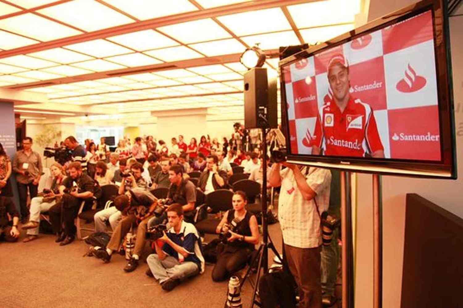 O ex-jogador estava em São Paulo e conversou com o então piloto da Ferrari, que estava em Mônaco