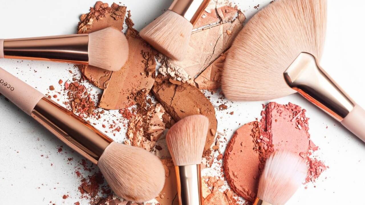 Muitos influencers fingem que usam determinados produtos e marcas e não anunciam aos seguidores que aquele é um post pago, ou seja, publicitário