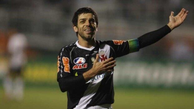 Juninho Pernambucano - Se aposentou em 2013 após jogar no Vasco da Gama, onde é ídolo. Foi comentarista de TV, mas saiu após polêmica causada por criticar os setoristas dos clubes. É diretor de futebol do Lyon, da França.