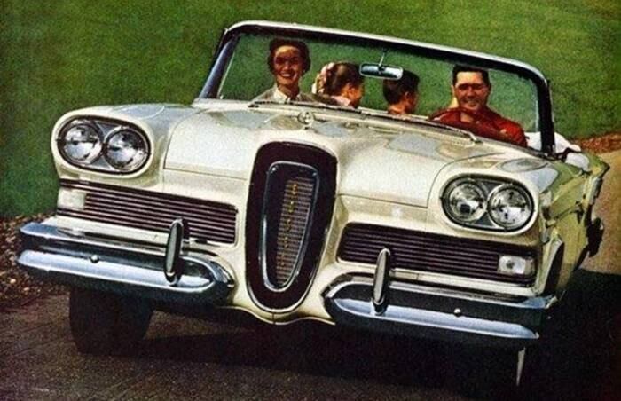 A feiura pode virar motivo de piada e até prejudicar as vendas de um carro. Mas o caso mais notório de até onde a aparência pode prejudicar um automóvel é o do Ford Edsel. O sedã que seria o primeiro modelo de uma nova divisão da marca foi tão mal-recebido pelo público e pela imprensa que ele quase quebrou a marca. Boa parte da culpa está em sua grade do radiador, que remeteria à genitália feminina