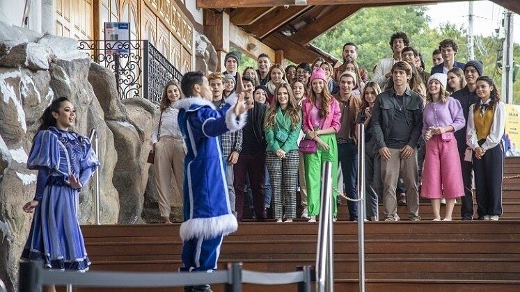 E não poderia faltar o Snowland, um dos pontos turísticos mais famosos de Gramado. O lugar é um parque temático de neve inaugurado em 2014, com 16 mil metros quadrados. Mirela e os amigos ficaram muito animados!