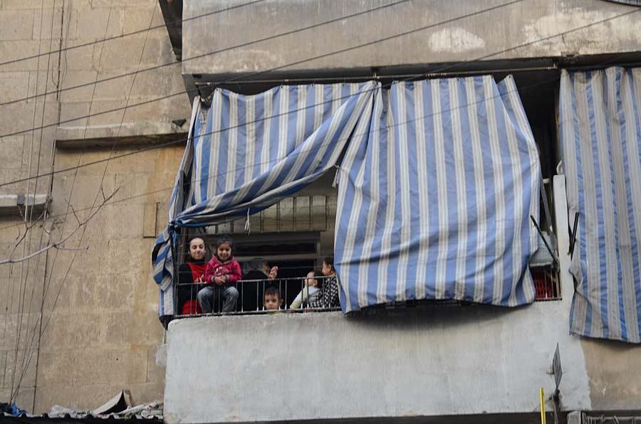 Nessa galeria de fotos, o internauta do R7 vê de perto a destruição da cidade de Aleppo, flagrada pelas lentes do fotojornalista brasileiro Edrien Esteves. Leia a reportagem completa