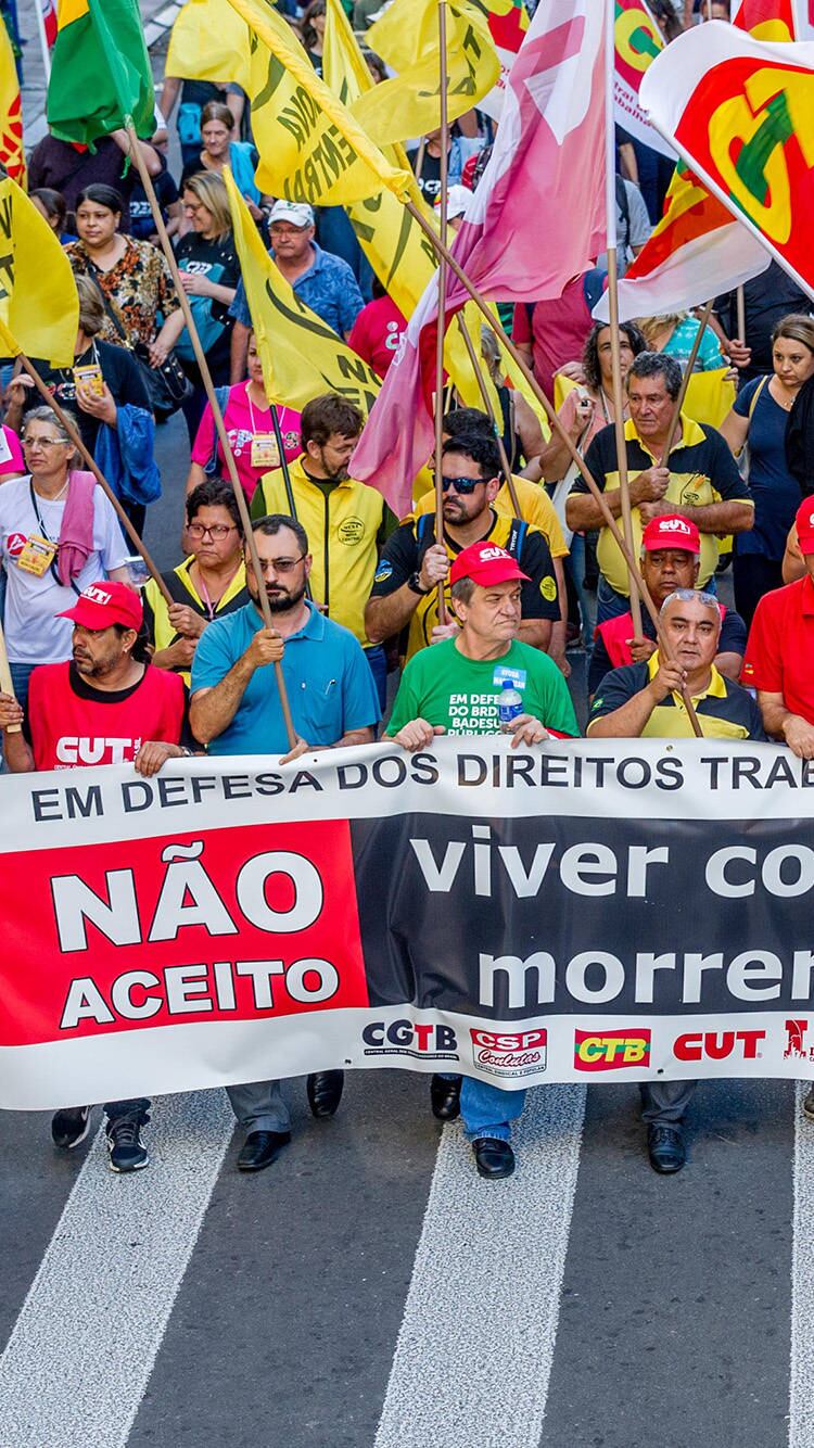 Entidades fizeram vários protestos contra reforma