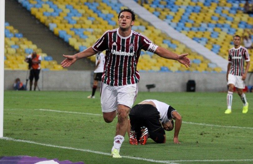 Com dos dois gols marcados no jogo que deu a vitória ao
Fluminense sobre o Corinthians por 5 a 2, Fred ultrapassou o atacante Thomas
Muller e se tornou o camisa nove da Copa que fez mais gols após o Mundial.  Vale lembrar que o levantamento feito
considerou somente os camisas 9 das seleções do Mundial
Provocado, Fred dá conta do recado no Fluminense
