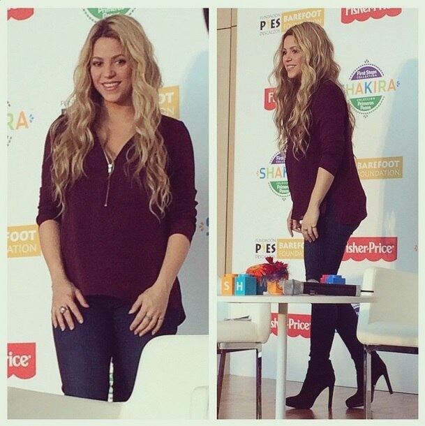 Shakira no lançamento de sua linha de brinquedos